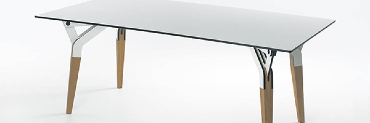 用抗倍特板精心设计的KATABA桌子